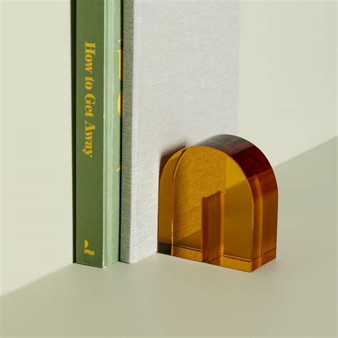 Serre Livres En Verre Ambre Arch Maisons Du Monde