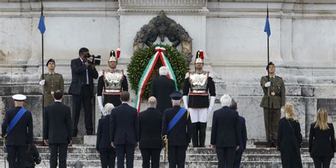 Festa Della Liberazione L Omaggio Di Mattarella E Meloni All Altare