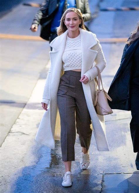 Coat Street Style Celebrity Street Style Celebrity Look Celebrity