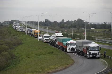 Se levantó la medida de fuerza de fleteros y se abrió una mesa de