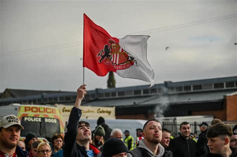 56 brilliant photos of Sunderland fans remaining loyal despite defeat ...