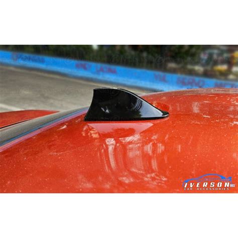 Universal Black Shark Fin Car Antenna Installed In Toyota Vios To