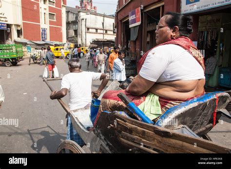 Human Rickshaw Puller Hi Res Stock Photography And Images Alamy