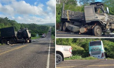 Acidente entre ônibus e carreta deixa motorista morto e passageiros