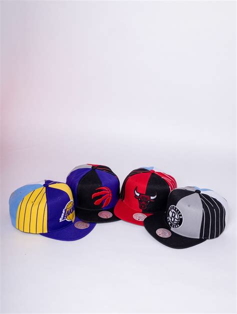 Kšiltovka Mitchell And Ness What The Pinstripe Brooklyn Nets Black