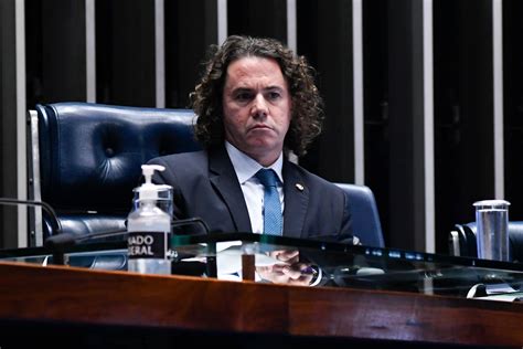 Senador quer avançar devedor contumaz e fala em danos de R 16 bi