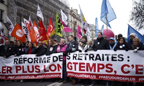 França Vive Dia ‘infernal Devido às Intensas Greves E Manifestações Contra A Reforma Da