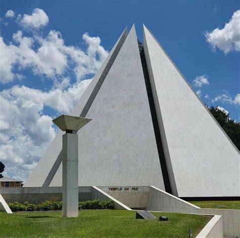 Live Tour De Amanh Visita O Templo Da Legi O Da Boa Vontade