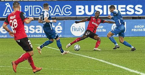 Ligue 2 BKT J23 Grenoble Guingamp 2 1 En Avant Guingamp