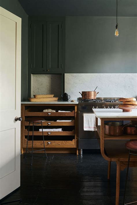 Kitchen of the Week: A London Kitchen Inspired by Traditional
