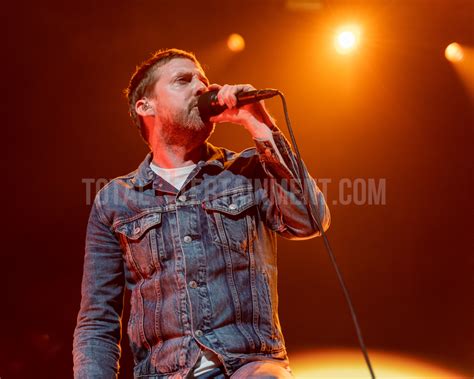 Kaiser Chiefs live at Leeds Arena - TotalNtertainment