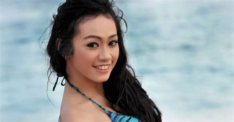 Model Artis Hot Sexy Full Foto Nheyla Putri Bikini Seksi Di Majalah Popular