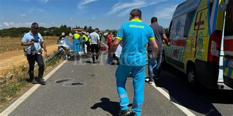 Incidente Grosseto Auto Travolge Gruppo Ciclisti 4 Morti PaeseRoma