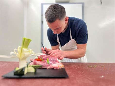 Tom Nalepa jeune apprenti boucher à Marzy en lice pour la finale