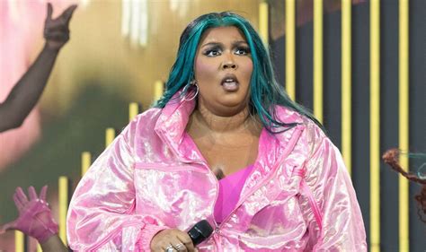 Lizzo Sends British Fans Into Frenzy With Bizarre ‘english Breakfast