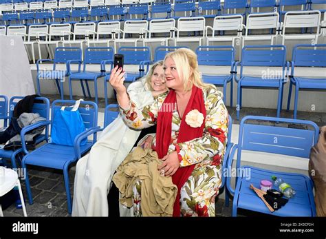 Michaela Schaffrath Und Tine Wittler Bei Der Fotoprobe Zum Theaterstück Jedermann Auf Der