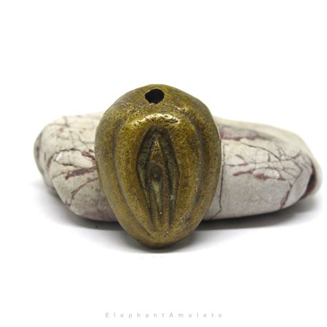 Vagina Pendant Vulva Sex Charm Erotic Jewelry Palad Khik Lucky Mojo Thai Amulet Brass Charm