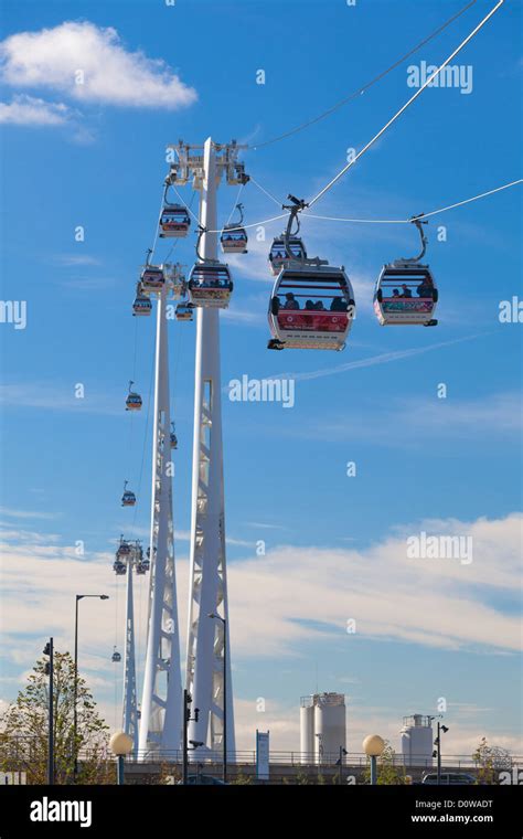 Air Line Emirates Cable Car London England Stock Photo Alamy