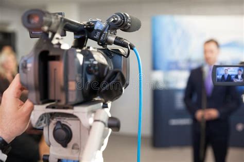 Portavoz Rueda De Prensa Entrevista De Los Medios Micrófonos Foto De