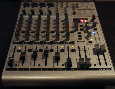 Behringer UB1204FX Pro Eurorack 12 Input Mixer with FX for Sale in ...
