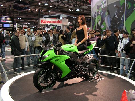 File:Kawasaki Ninja ZX-10R.jpg - Wikimedia Commons