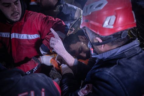 Amid Turkey Quake Rubble, Gasps of Air and Miraculous Rescues - The New ...