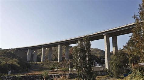 Muere Un Hombre De 40 Años Al Caer Por Un Viaducto En Una Persecución