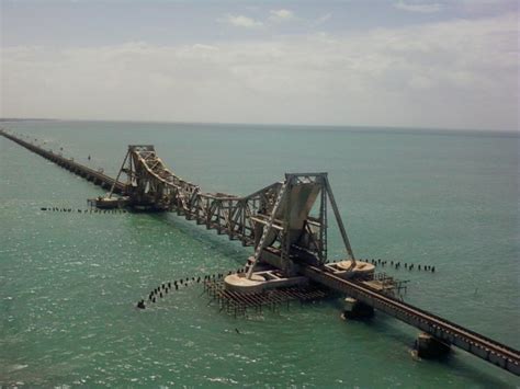 Pamban bridge on Rameswaram sea | Veethi