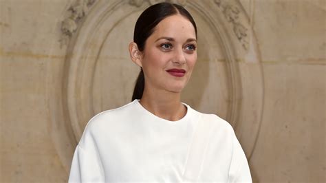 Marion Cotillard Shows Off Her Cleavage On Instagram Hot Sex Picture