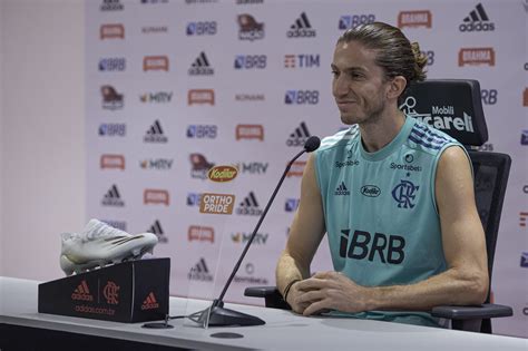 Filipe Lu S Exalta Revezamento Do Elenco No Flamengo Fundamental