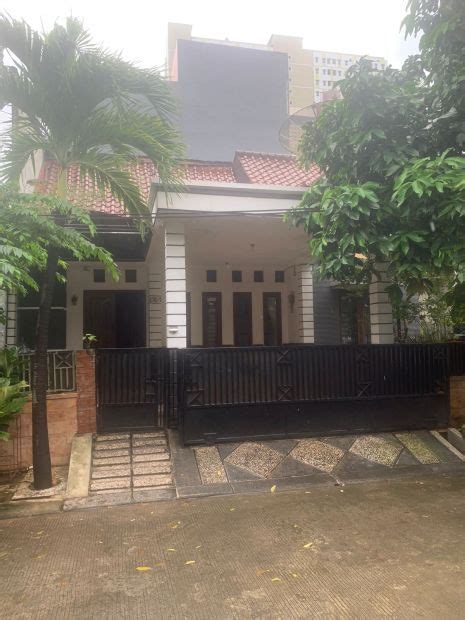 DIJUAL CEPAT RUMAH CANTIK 2 LANTAI DI PERUMNAS JATINEGARA INDAH