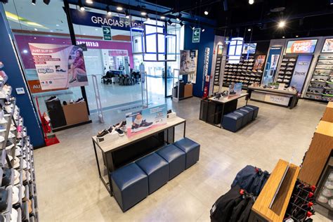 Skechers Se Expande En Per Inaugura Su Tienda N Mero En Un