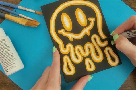 How To Make A Neon Sign Painting - TenGemsDIY.com