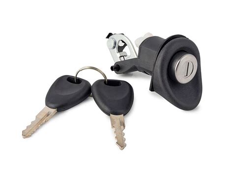 Замок багажника Renault Logan, Sandero (до 2014г.) с ключами / Рено ...
