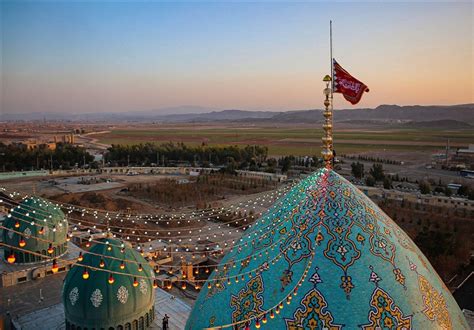 تعویض پرچم مسجد مقدس جمکران در آستانه نیمه شعبان تسنیم