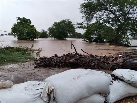 Familias Son Evacuadas En Tecuala Por Nora