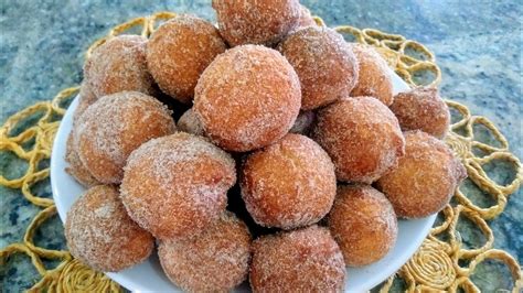 Bolinho de Chuva Fácil Sequinho Gostoso e Rende Muito Mesa e Sabor