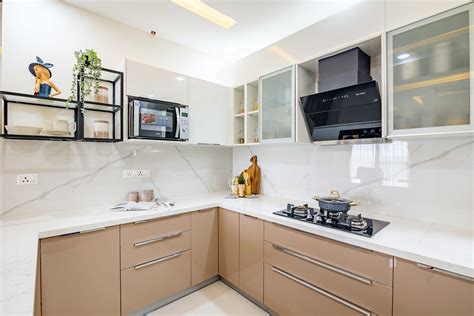 White Rectangular Glossy Marble Kitchen Tile Design | Livspace