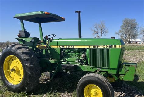 Sold 1981 John Deere 2940 Tractors With 10525 Hrs Tractor Zoom