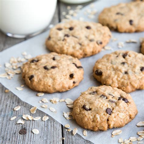 Chewy Oatmeal Chocolate Chip Cookies Martha White®