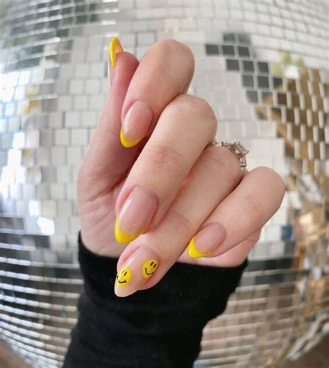 59+ Smiley Face Nails To Spread MAJOR Joy - TheFab20s