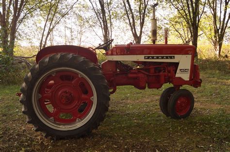 1964 Farmall 404 Row Crop at Gone Farmin' Fall Premier 2019 as T161 - Mecum Auctions