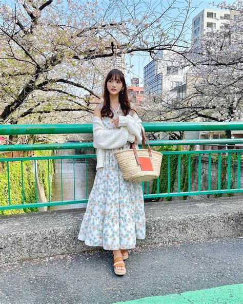 加藤瑠美さんのインスタグラム写真 加藤瑠美instagram「葉桜〜🌸🍃 ユニクロ × ポール And ジョーのワンピを着ました🤍 発売日