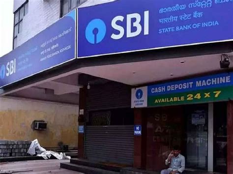 SBI च गरहकन तगड झटक मसक EMI वढणर MCLR चय दरत 10 बसस