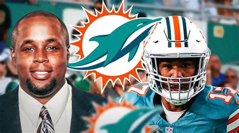 Dolphins' Jaylen Waddle trade rumors draw response from GM Chris Grier