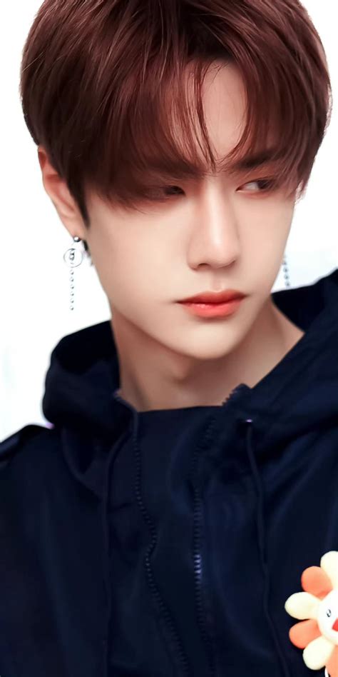 Pin By Jana Poklopova On Wang Yibo Handsome Actors Cute Gay Couples Asian Actors