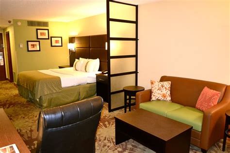 Holiday Inn Morgantown / PA Turnpike - UPDATED 2017 Prices & Hotel ...