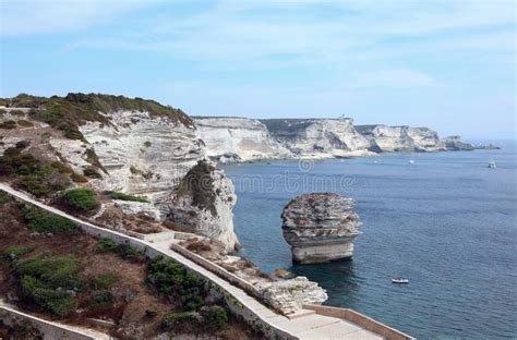 Vista Desde La Ciudad De Bonifacio Y Las Rocas Llamadas Granos De Arena