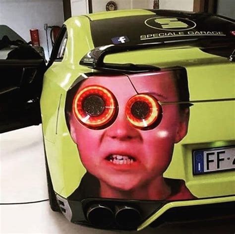 Il Wrapping Della Nissan GT R Con Greta Thunberg