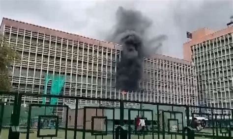 Delhi Fire Breaks Out In Endoscopy Room At Aiims Staff Patients